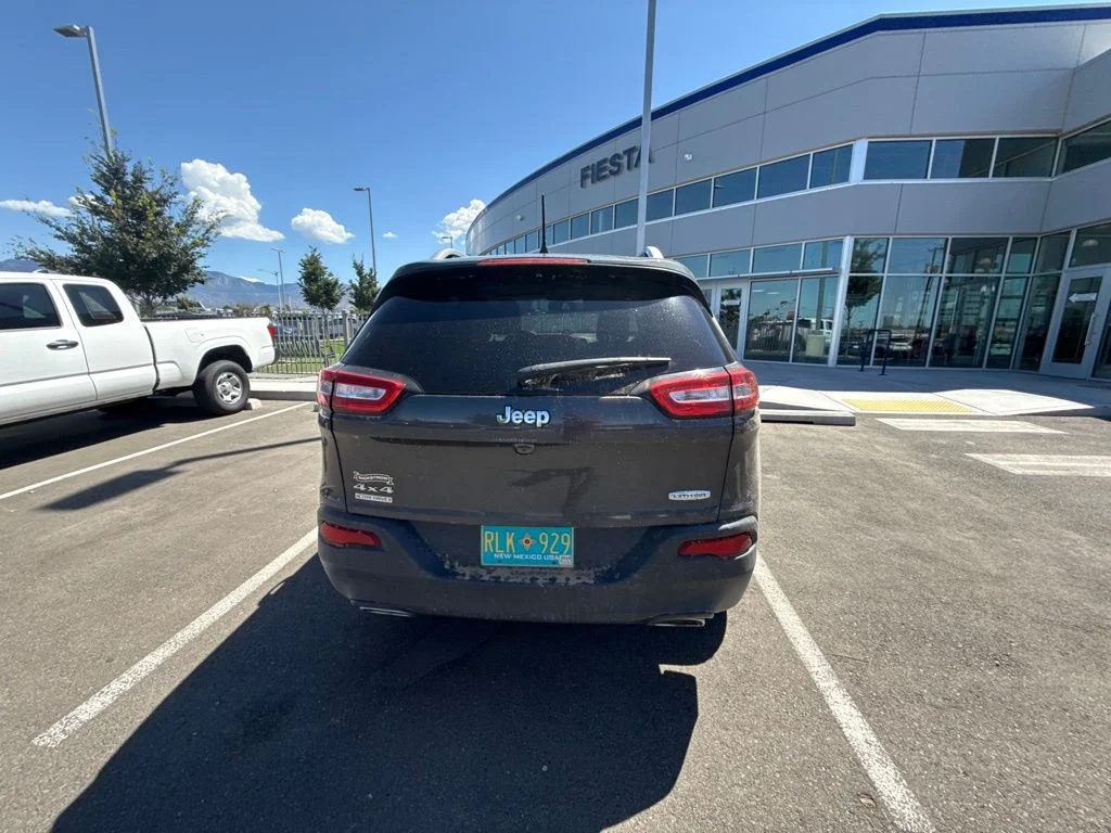 Used 2016 Gray Jeep Latitude image 6