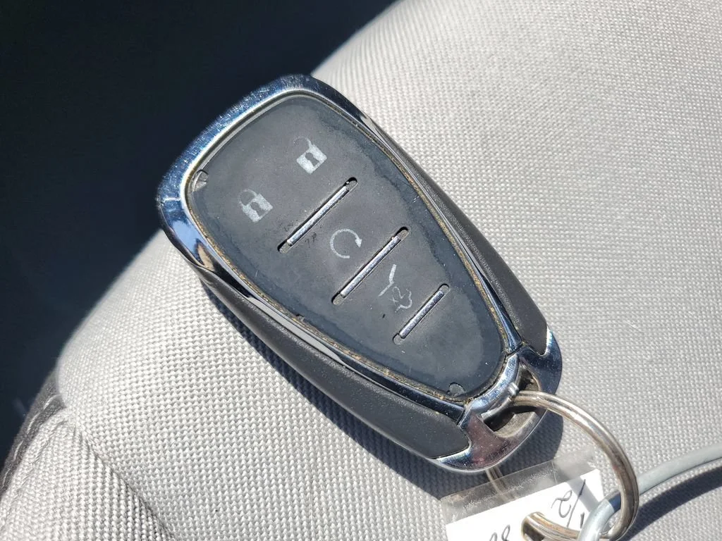 Used 2018 SILVER ICE METALLIC Chevrolet LT image 27
