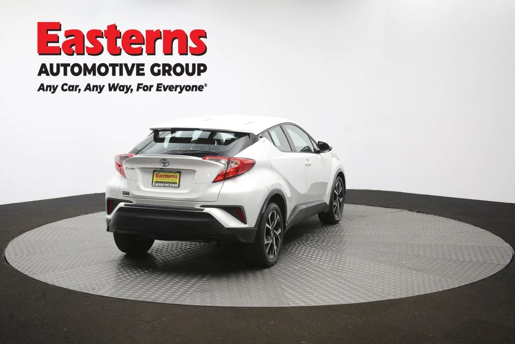 Used 2018 White Toyota XLE Premium image 39