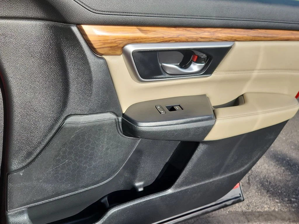 Used 2019 Red Honda Touring image 16