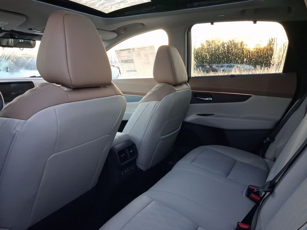 New 2027 Gray Nissan Platinum image 5