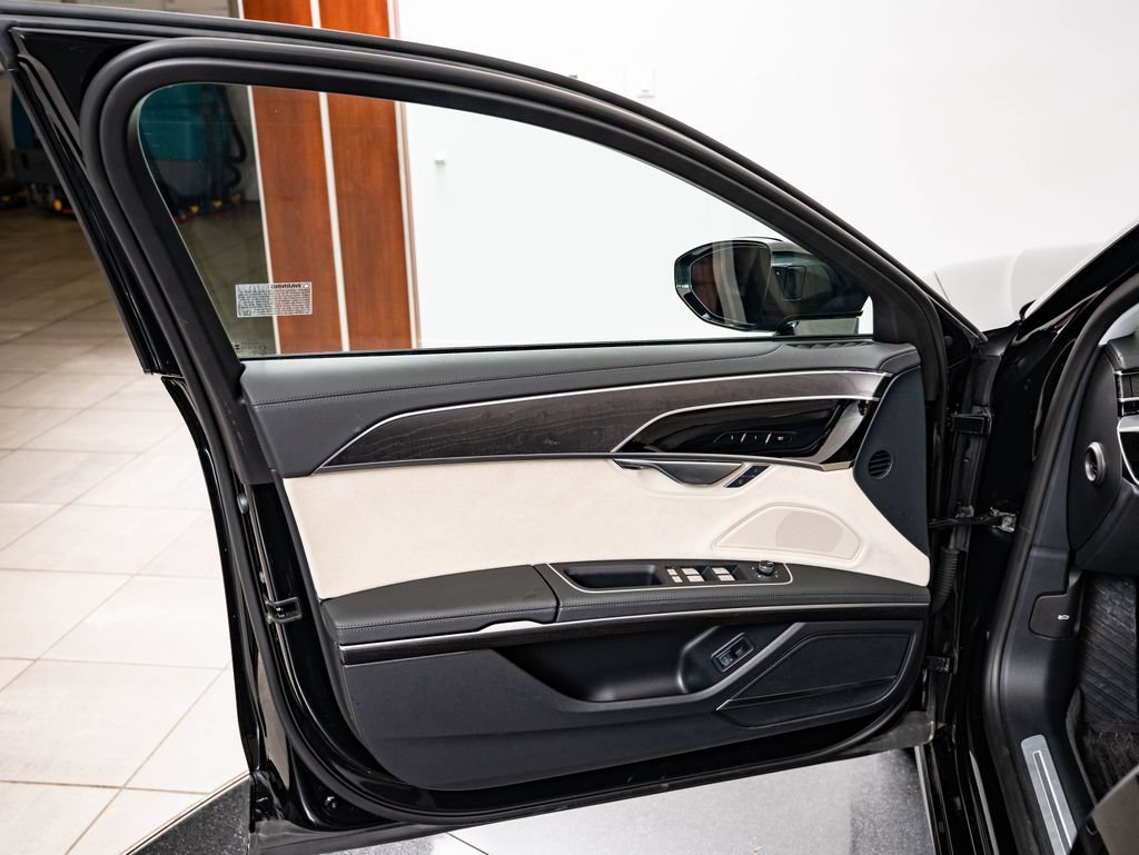 Used 2025 Mythos Black Metallic Audi L 55 image 27