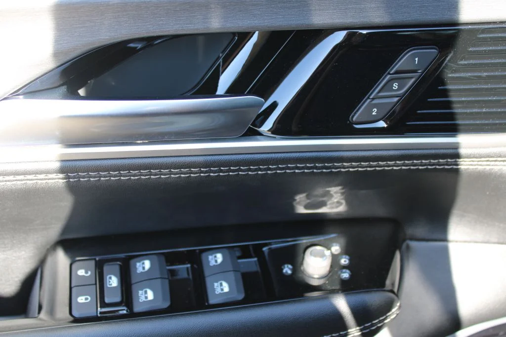 New 2026 High Gloss Black Exterior Paint Jeep Limited Reserve image 34
