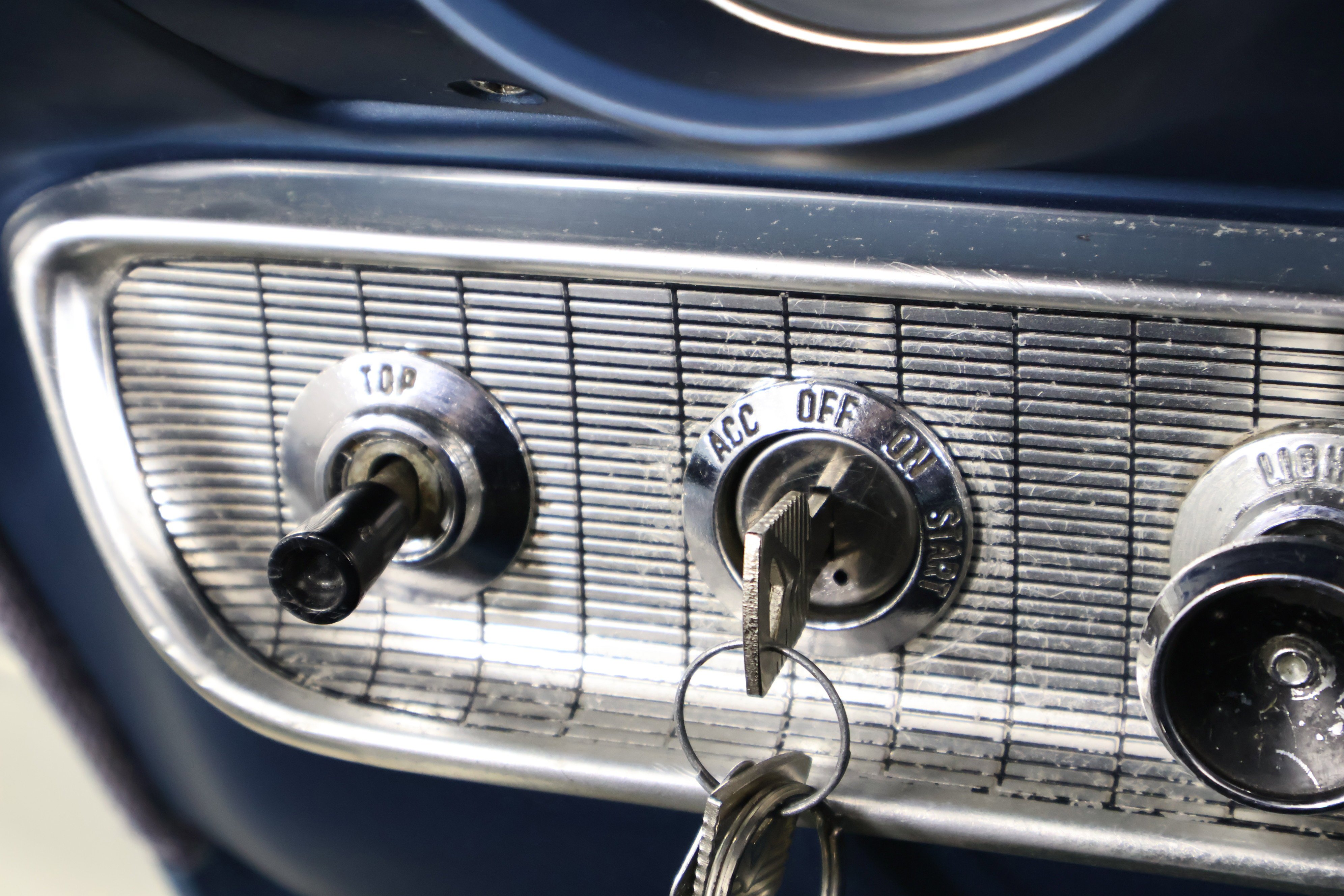 Used 1963 White Ford  image 38