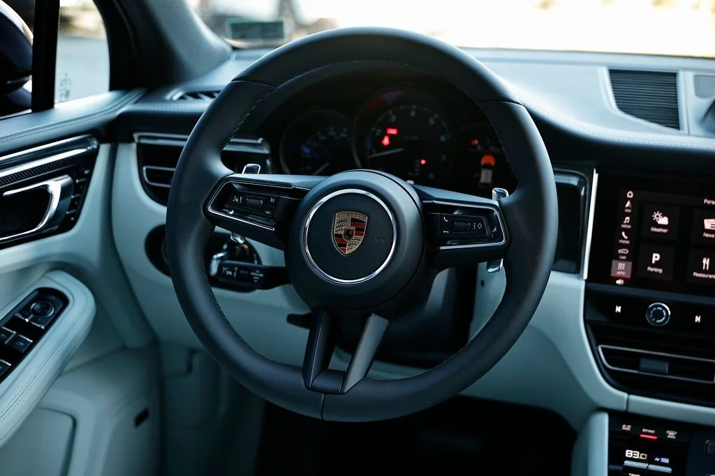 2026 Porsche Macan T - Photo 29