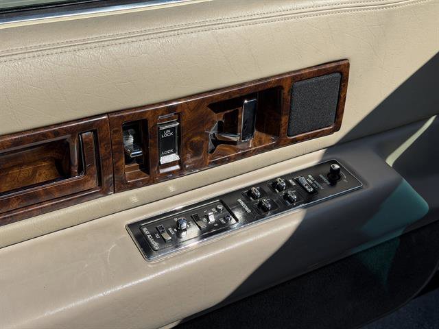 Used 1996 Cotillion White Cadillac 4DR SDN image 17