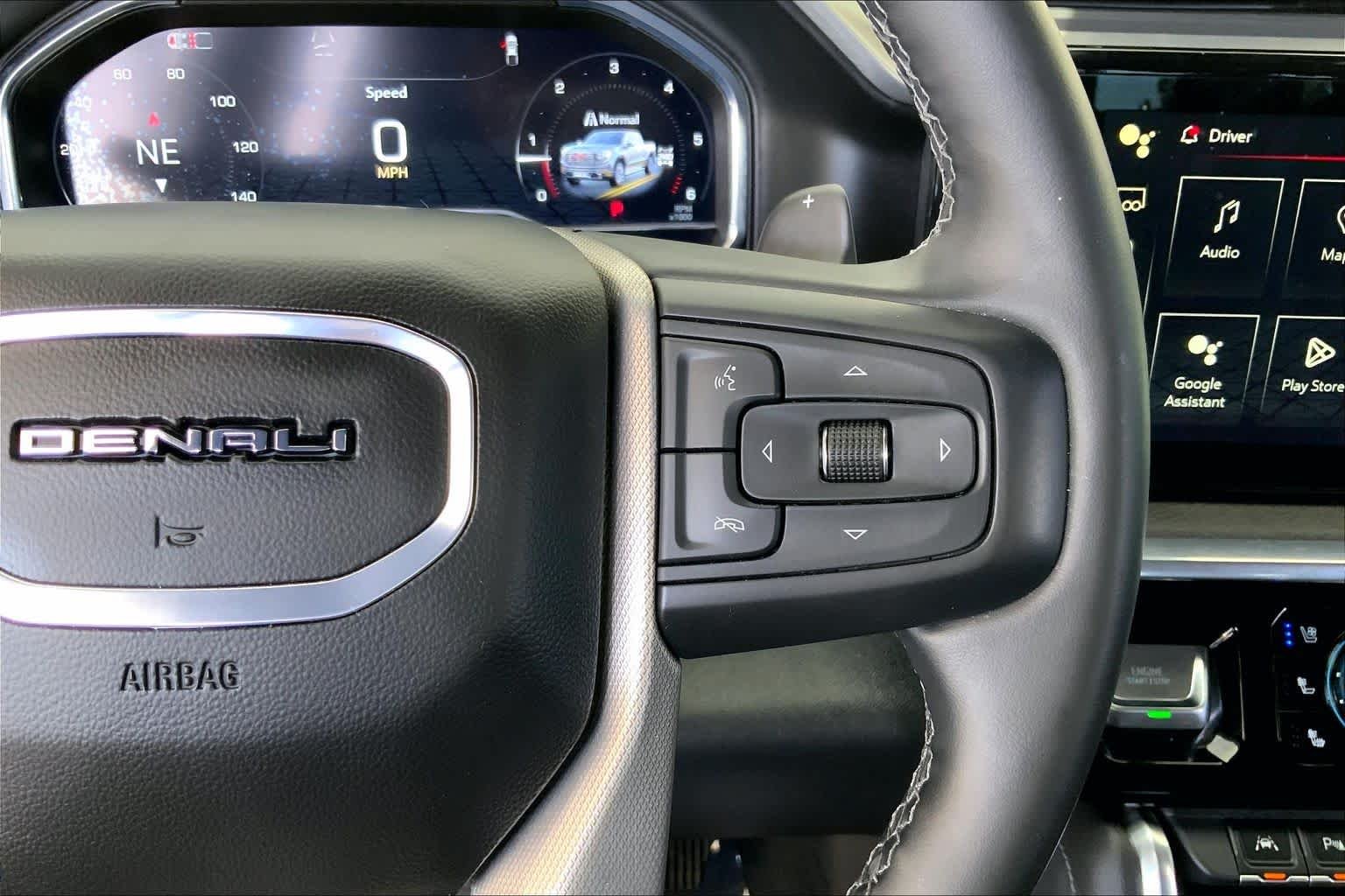 Used 2025 Onyx Black GMC Denali image 22
