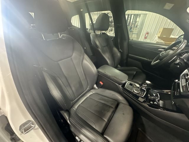 Used 2022 White BMW sDrive30i image 32