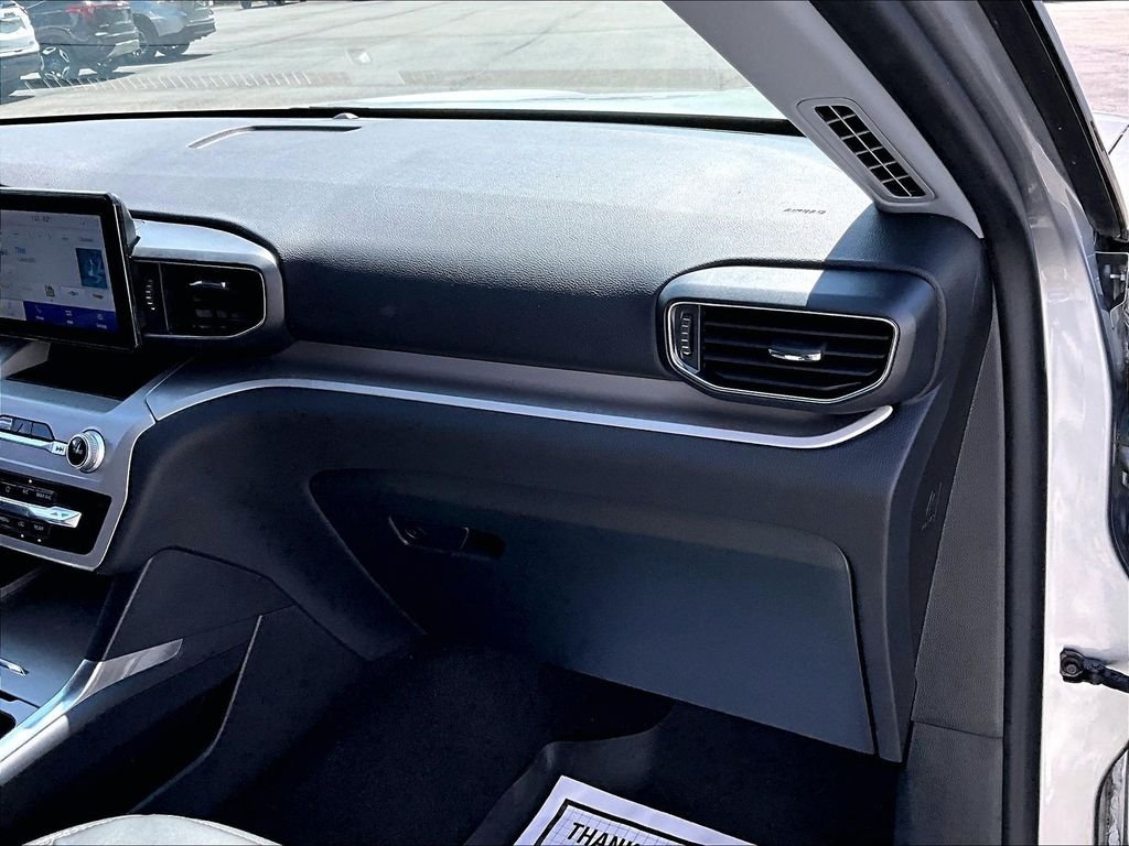 Used 2023 Silver Metallic Ford XLT image 13