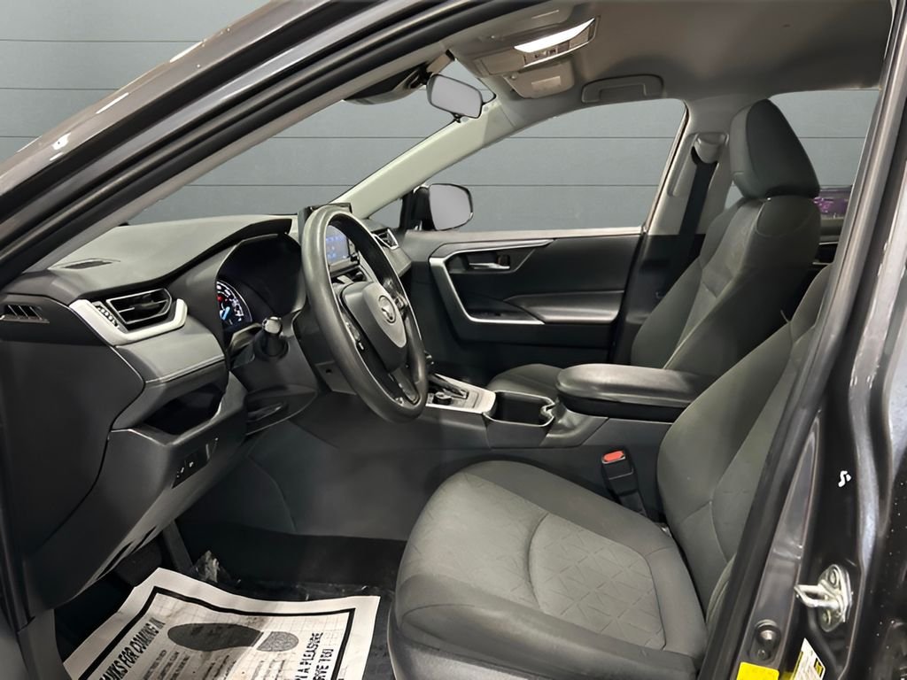 2022 Toyota RAV4 XLE - Photo 10