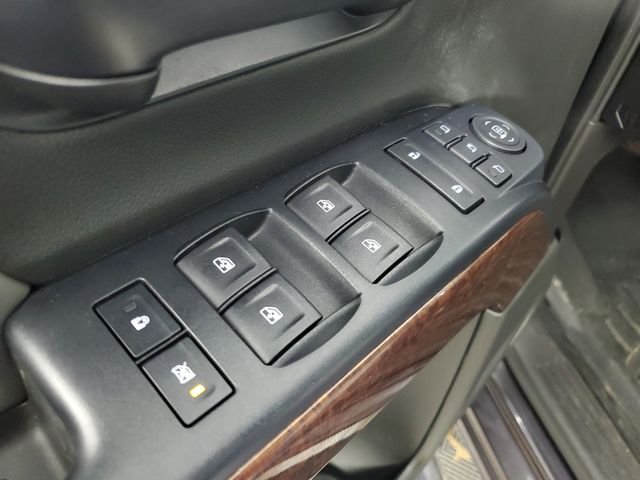 Used 2016 Silver GMC SLT image 17