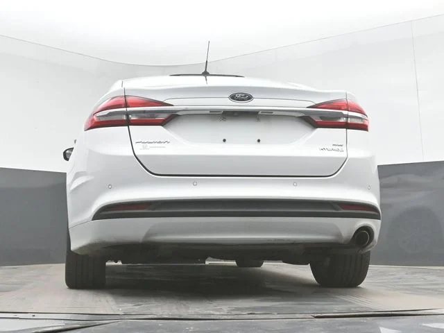 Used 2017 Oxford White Ford SE image 32