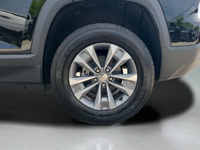 New 2027 Mosaic Black Metallic Chevrolet LT image 35