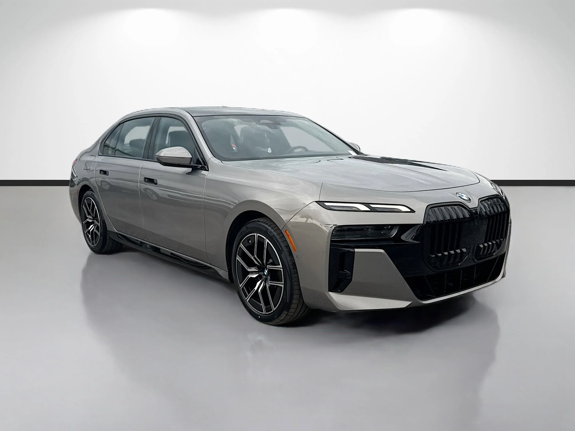 2023 BMW 7 Series 740i's photo