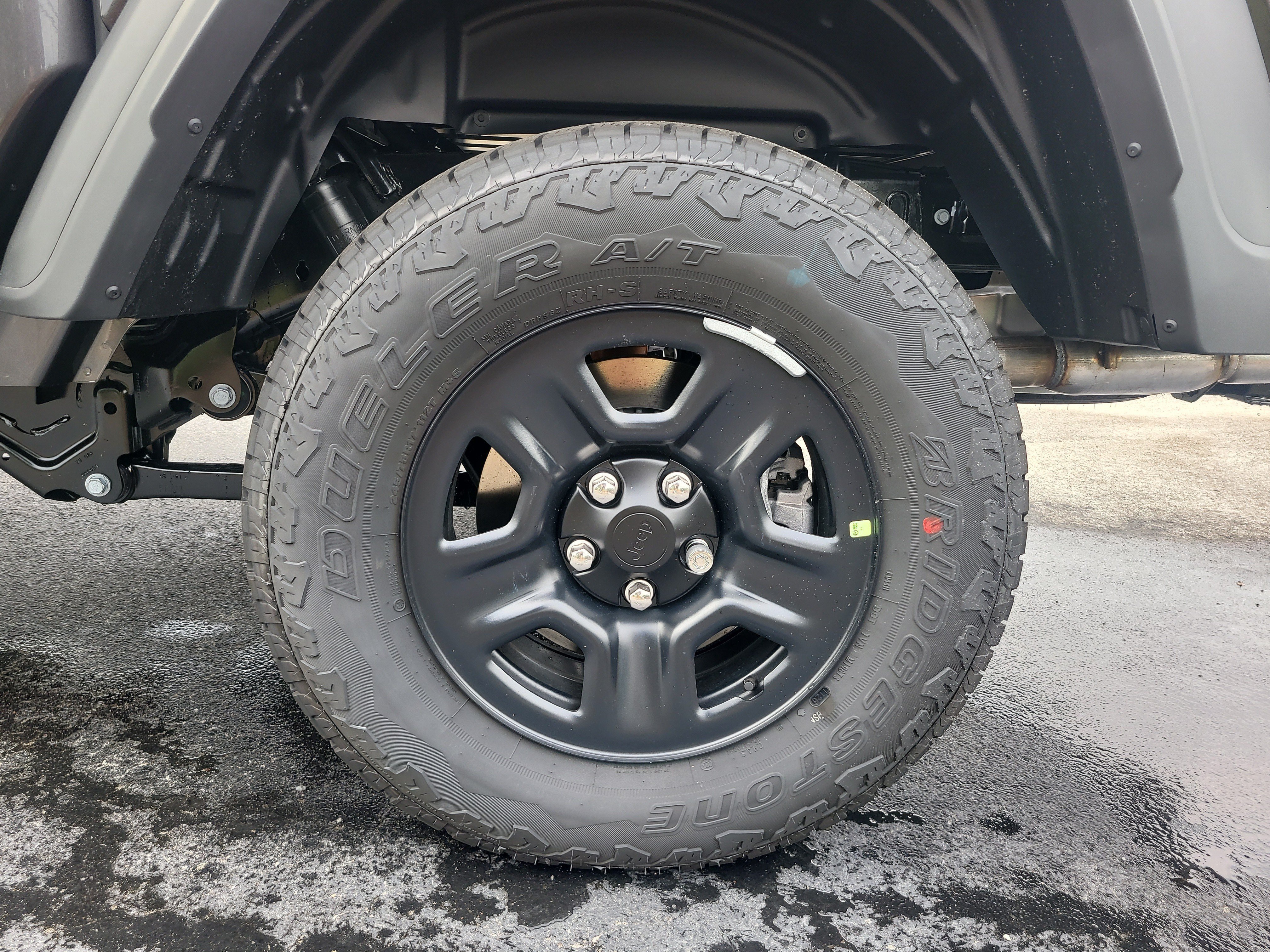 New 2026 Granite Crystal Metallic Clear-Coat Exterior Paint Jeep Sport image 9