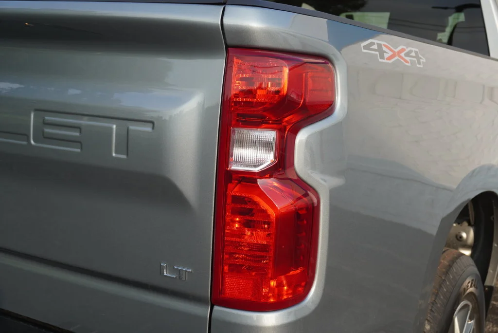New 2026 Sterling Gray Metallic Chevrolet LT (2FL) image 31