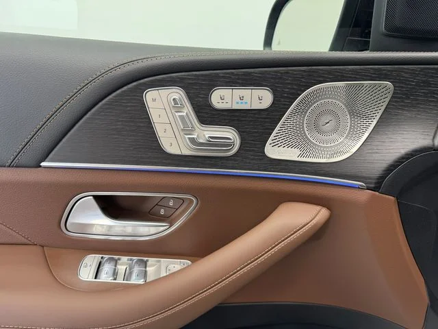 New 2026 Obsidian Black Metallic Mercedes-Benz GLE 53 AMG® image 38