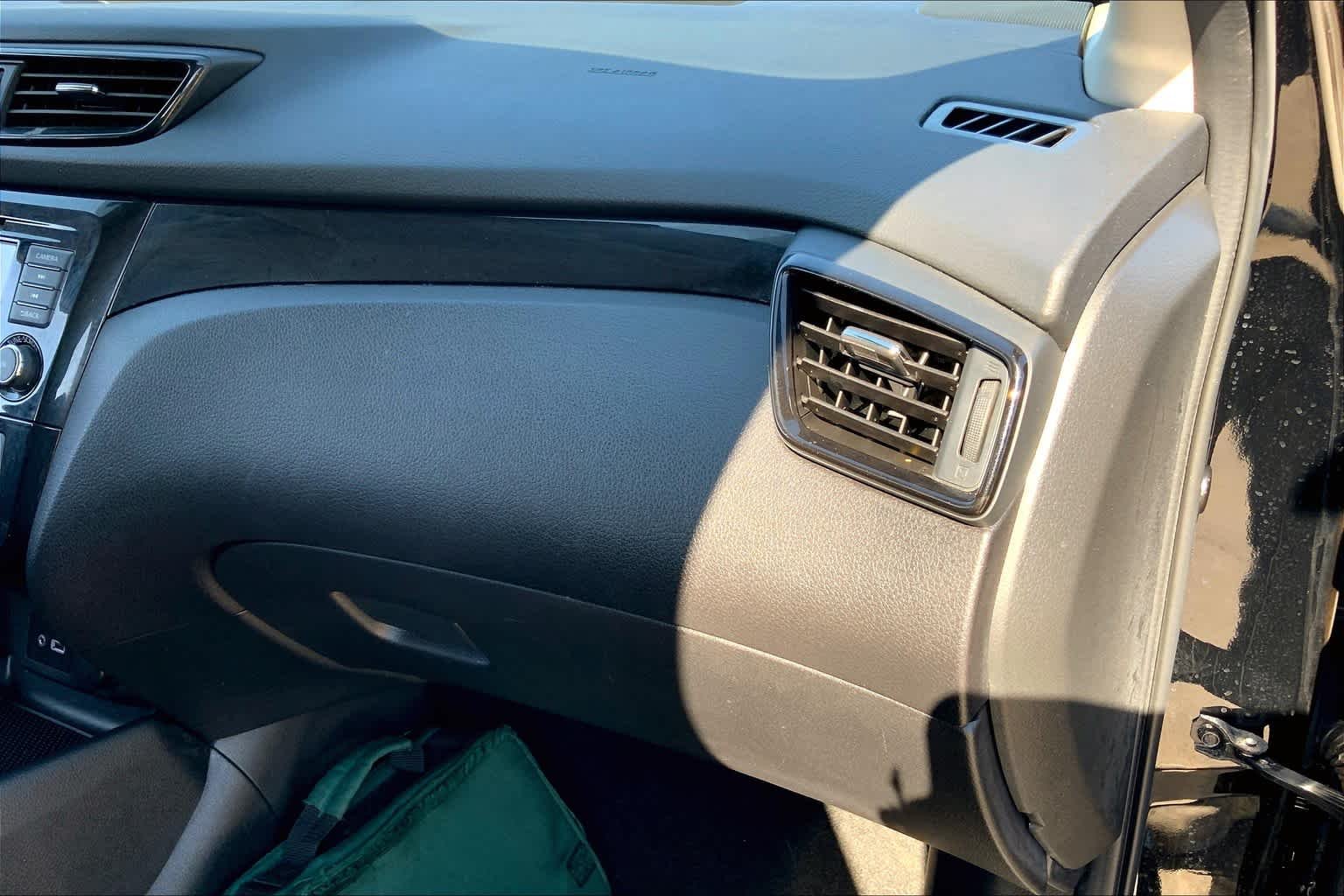 Used 2020 Magnetic Black Pearl Nissan SV image 18