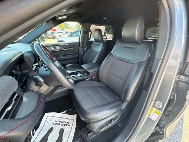 Used 2025 Gray Ford ST-Line image 12