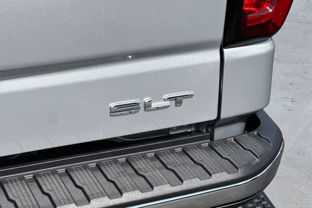 Used 2021 QUICKSILVER METALLIC GMC SLT image 26