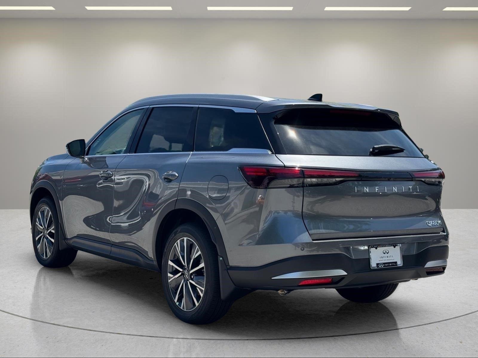 New 2027 Graphite Shadow INFINITI LUXE image 3