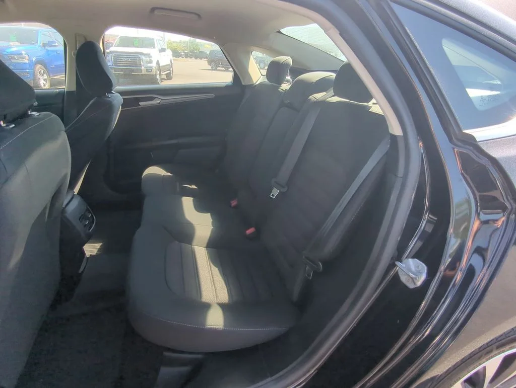 Used 2020 Black Ford SE image 22