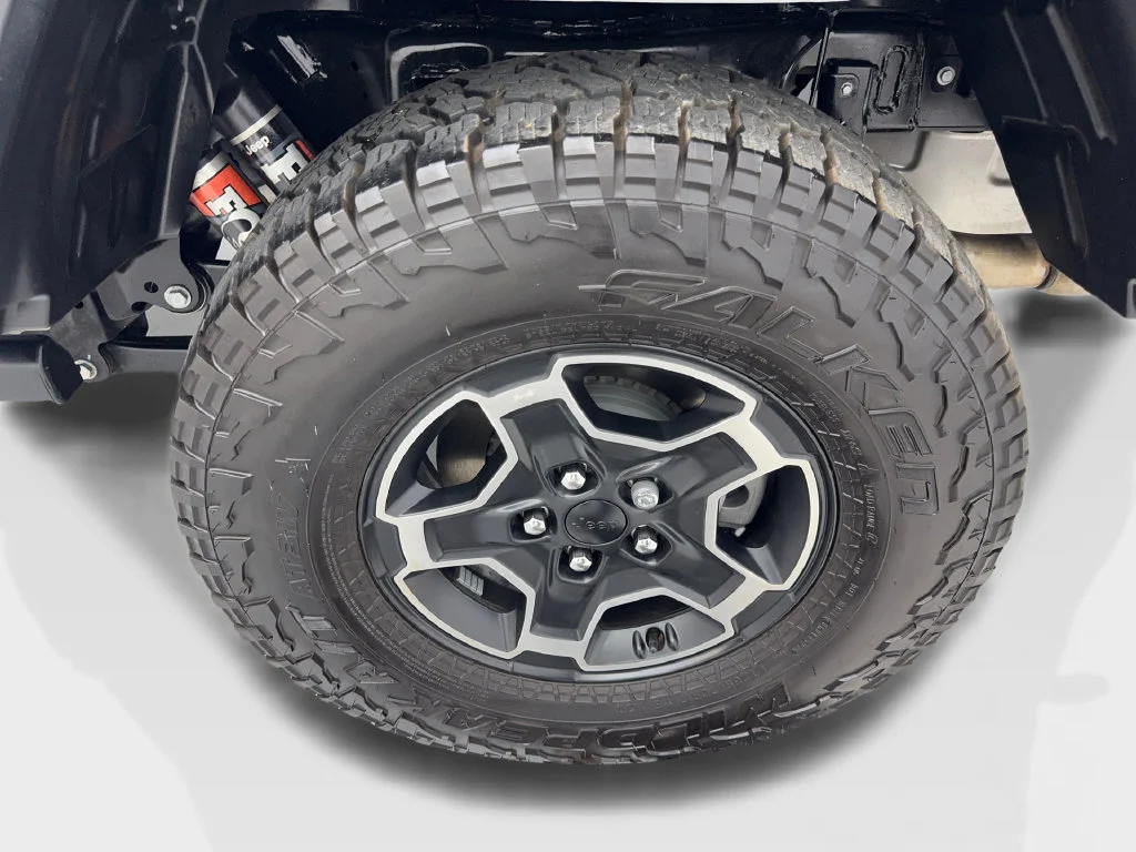 Used 2023 White Jeep Mojave image 82