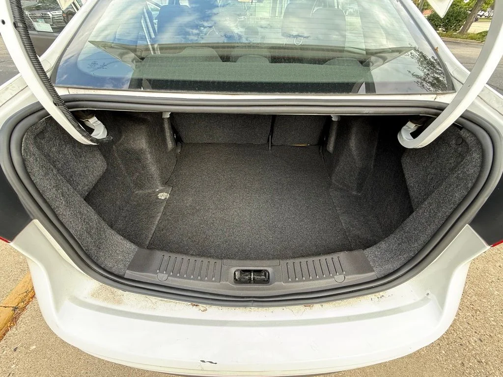 Used 2019 White Ford SE image 29