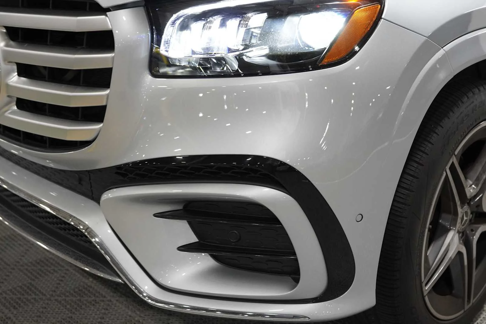 Used 2025 Cirrus Silver Metallic Mercedes-Benz GLS 450 image 7