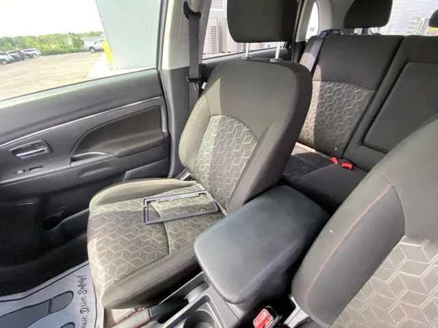 Used 2023 Silver Mitsubishi 2.0 ES image 11