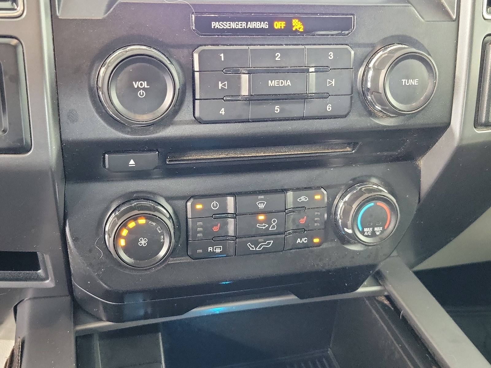 Used 2018 Black Ford XLT image 23