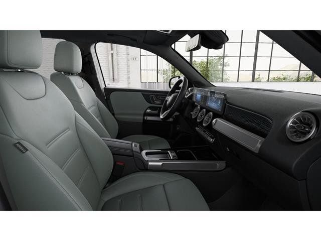 New 2026 Polar White Mercedes-Benz GLB 250 image 4