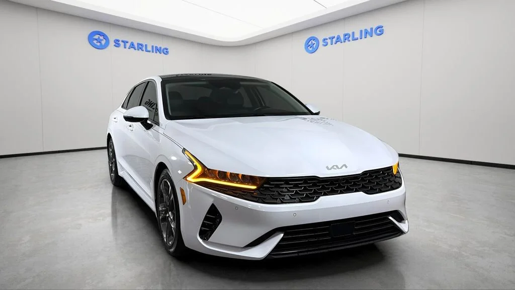 Used 2022 White Kia EX image 14