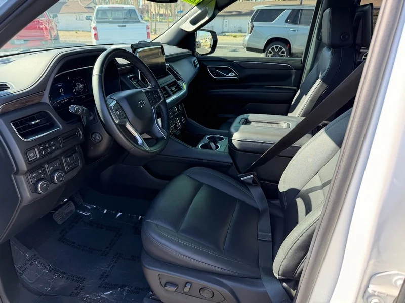 Used 2024 Summit White Chevrolet Z71 image 17