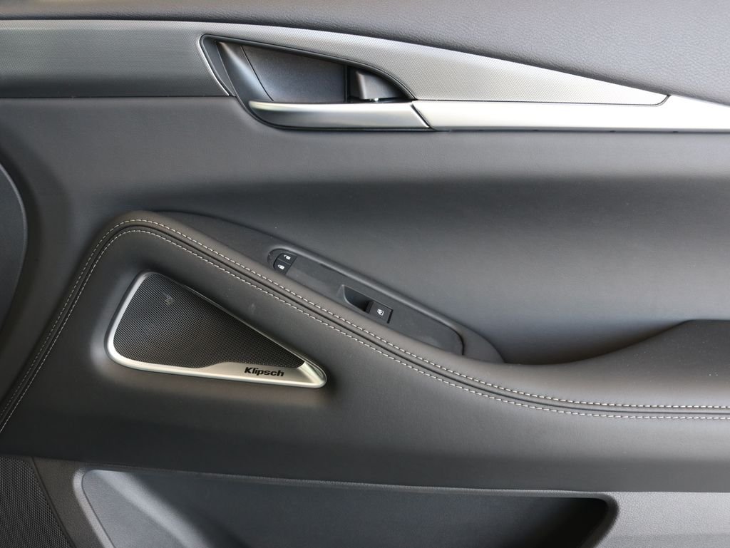 New 2027 DEEP EMERALD INFINITI Luxe AWD image 43