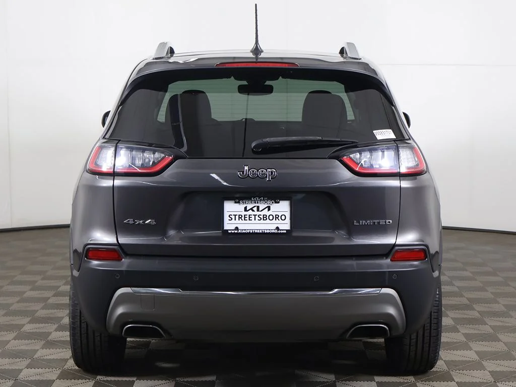 Used 2019 Gray Jeep Limited image 12