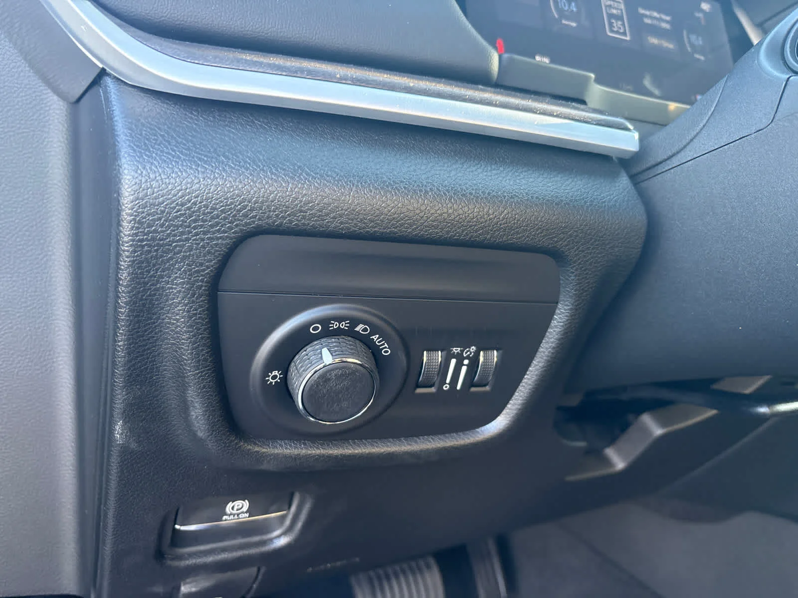 New 2026 Baltic Gray Metallic Clearcoat Jeep Laredo Altitude image 20