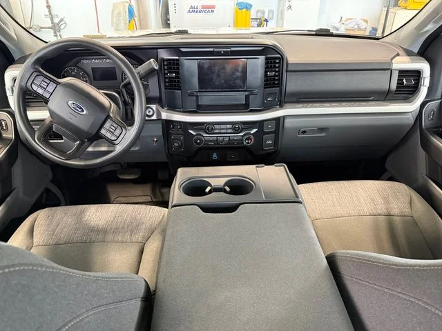Certified Used 2025 Oxford White Ford XLT image 21