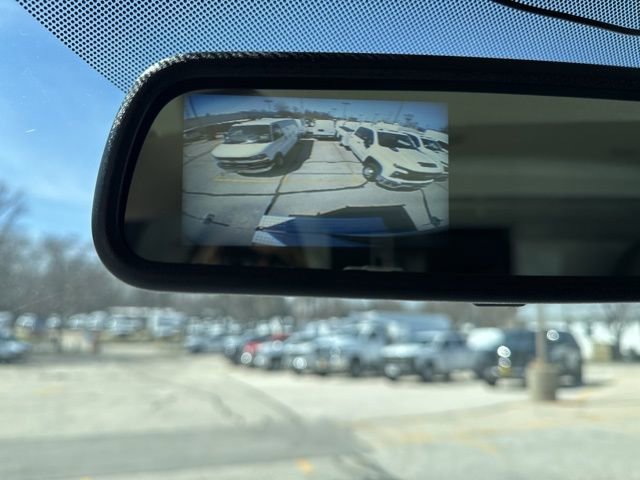 New 2025 Summit White Chevrolet 1WT image 21