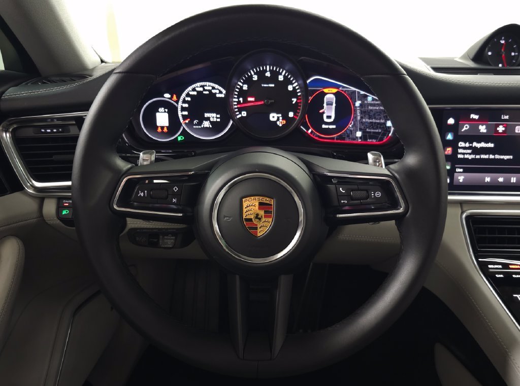 Used 2022  Porsche 4S image 21