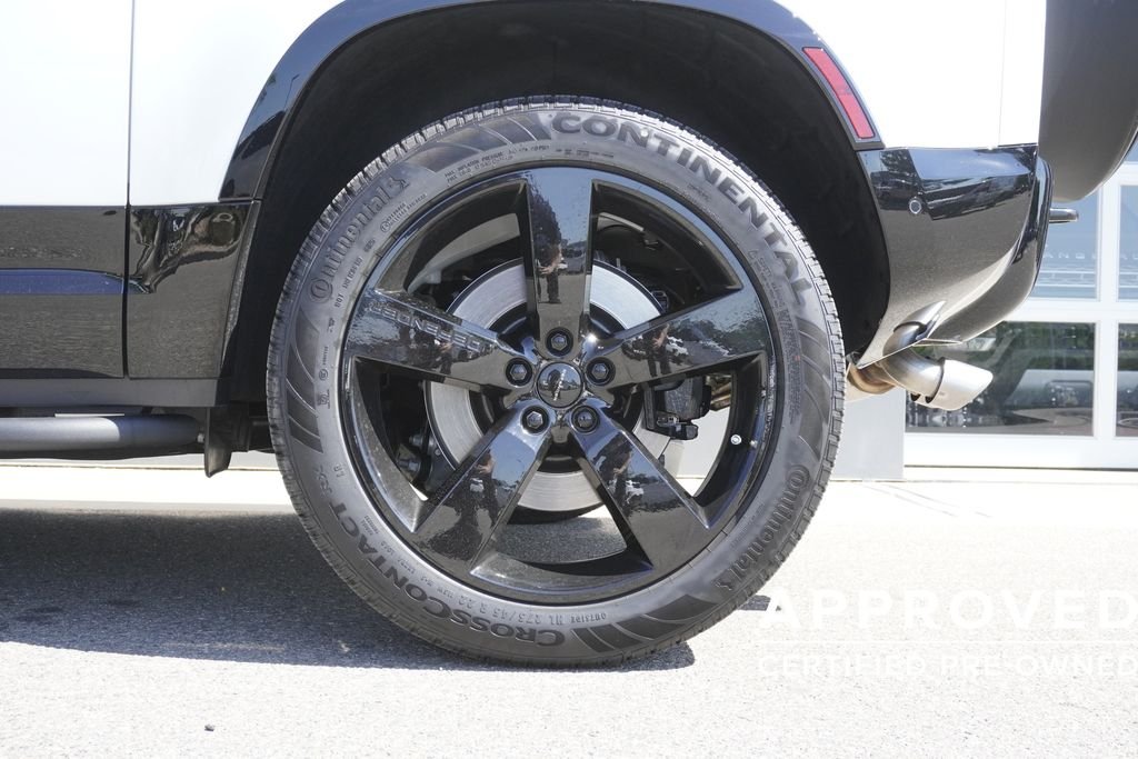 Certified Used 2026 White Land Rover V8 image 31