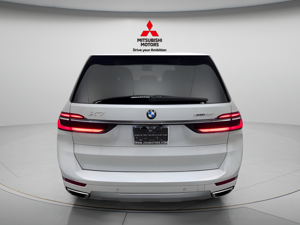 Used 2025 White Metallic BMW xDrive40i image 5