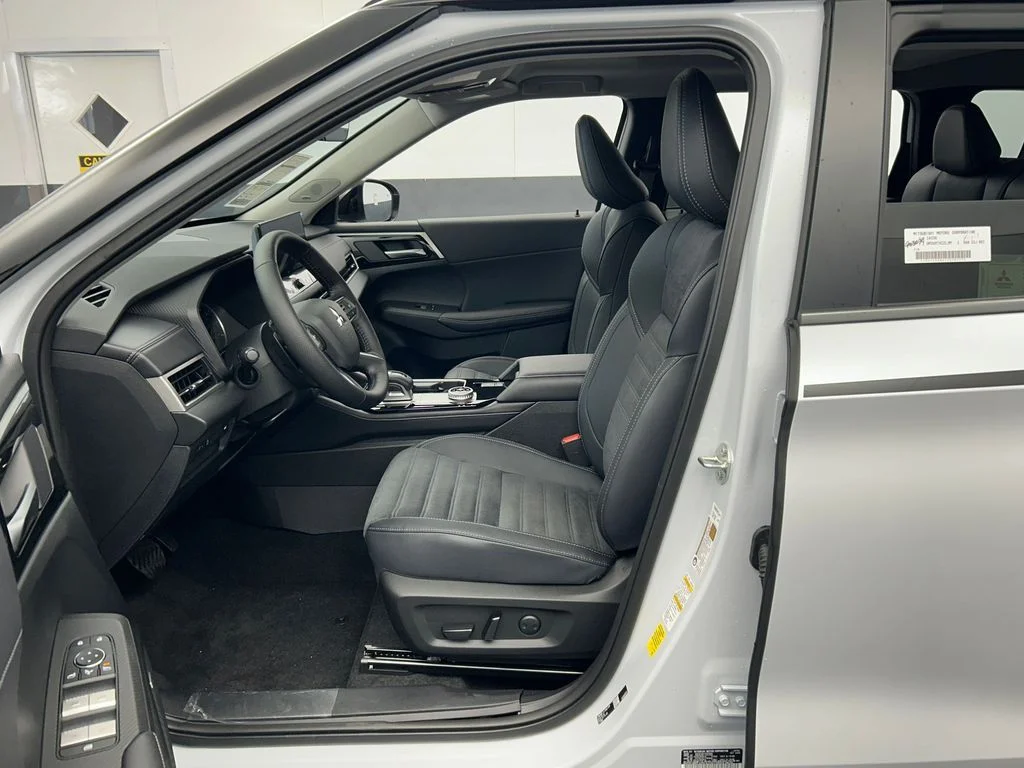 New 2026 White / Black Mitsubishi Trail Edition image 15