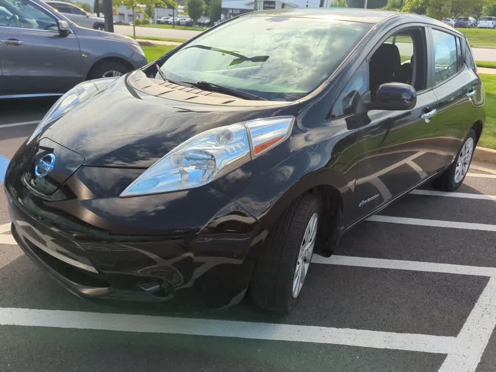 2017 Nissan Leaf S's photo