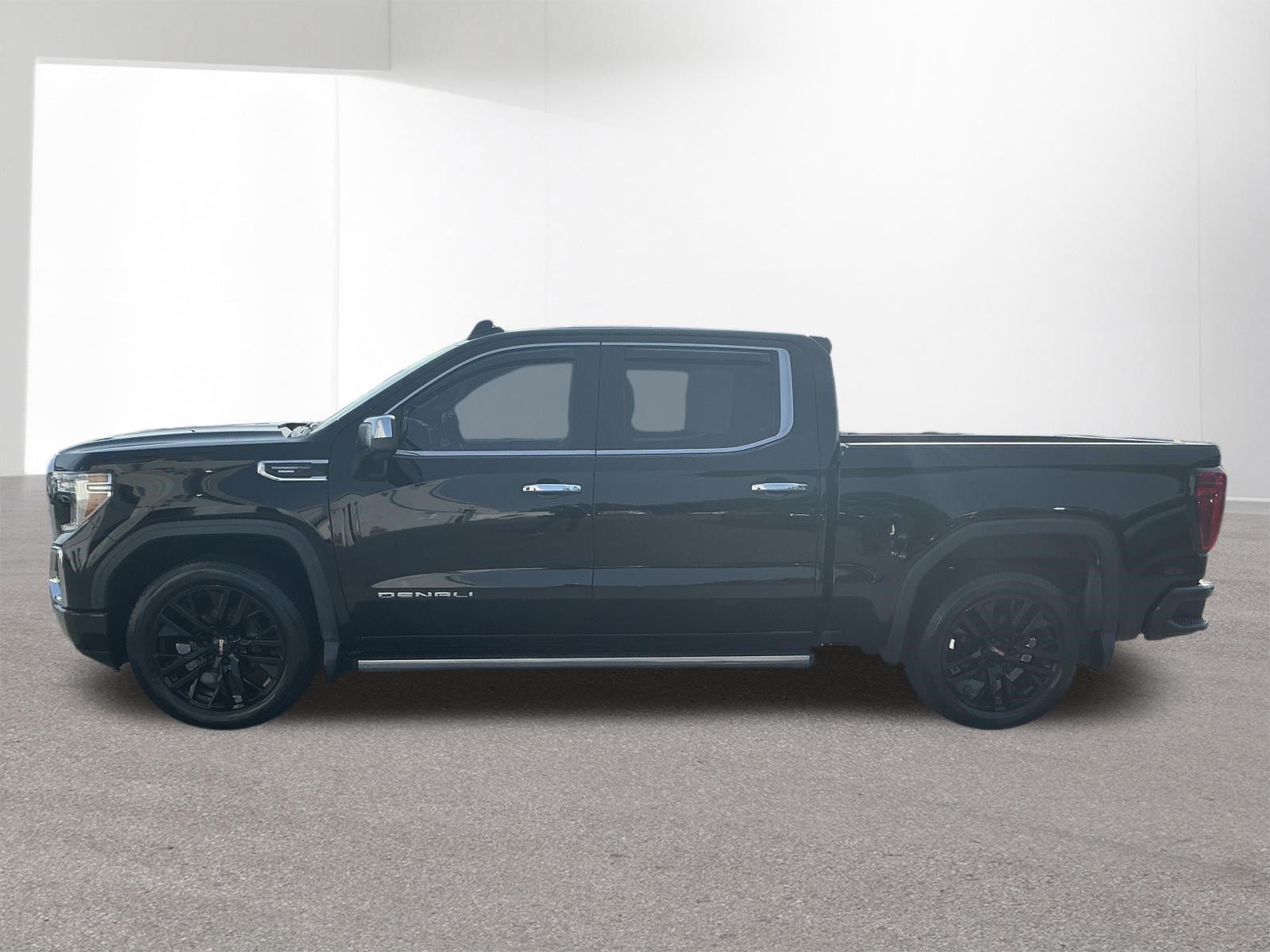 Used 2021 Onyx Black GMC Denali image 6
