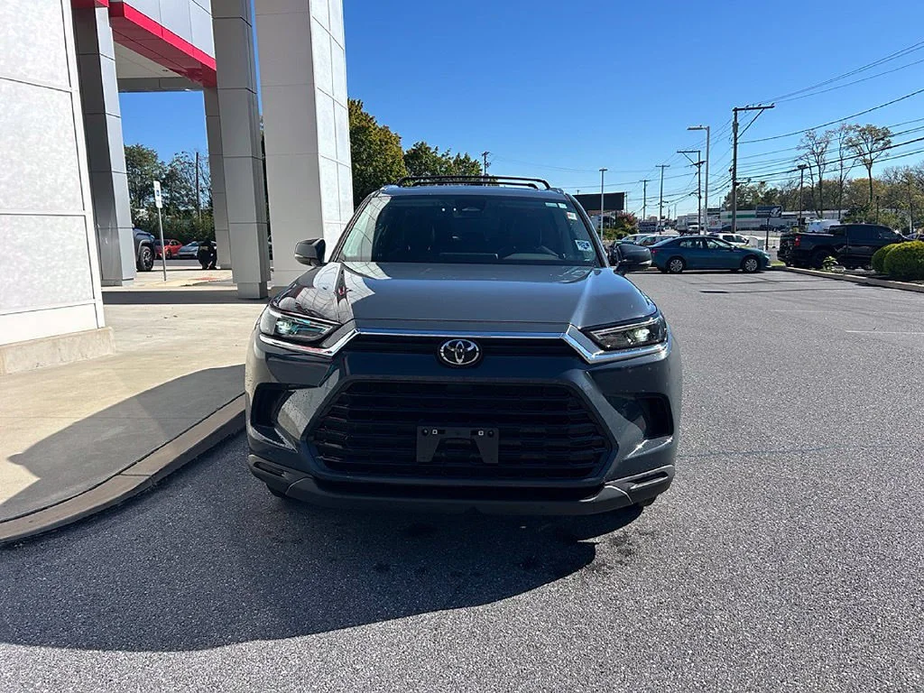 Used 2024 White Toyota XLE image 2