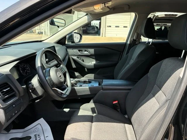 Used 2024 Super Black Nissan SV image 7