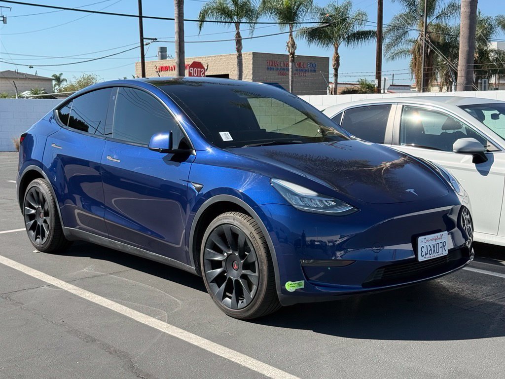Used 2023  Tesla Long Range image 1