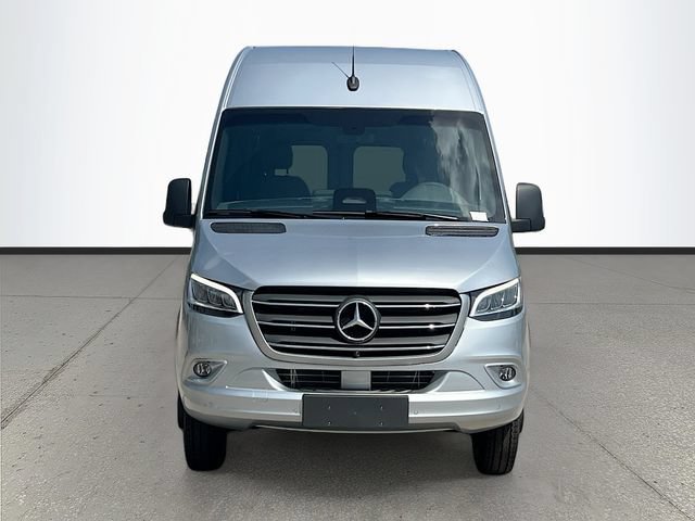 New 2026 High-tech silver metallic Mercedes-Benz Cargo 170 WB image 2