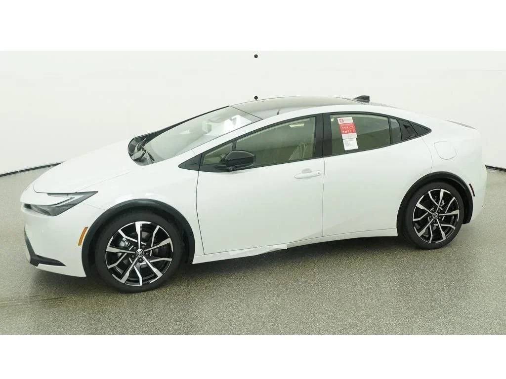 New 2026 Wind Chill Pearl Toyota XSE image 2